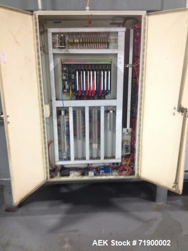 Used Alvey Model 800 Automatic Palletizer. Capable of speeds up to 75 cases per minute. Has Allen Bradley 5-20 PLC controls, last running 40 x 48 pallets. Has pallet feeder, compact design.