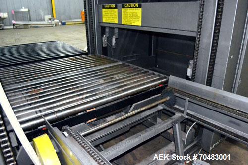 Used Alvey Model 800 Automatic Palletizer. Capable of speeds up to 75 cases per minute. Has Allen Bradley Micrologixs PLC controls, last running 40 x 48 pallets. Has pallet feeder, compact design.