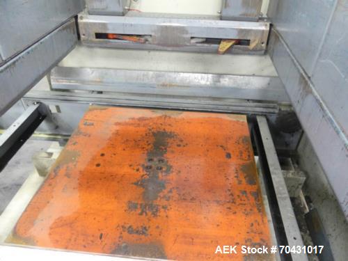 Pre-Owned Alvey 880 Case Palletizing System – Bi-Parting Stripper Plate, Painted Steel Frame