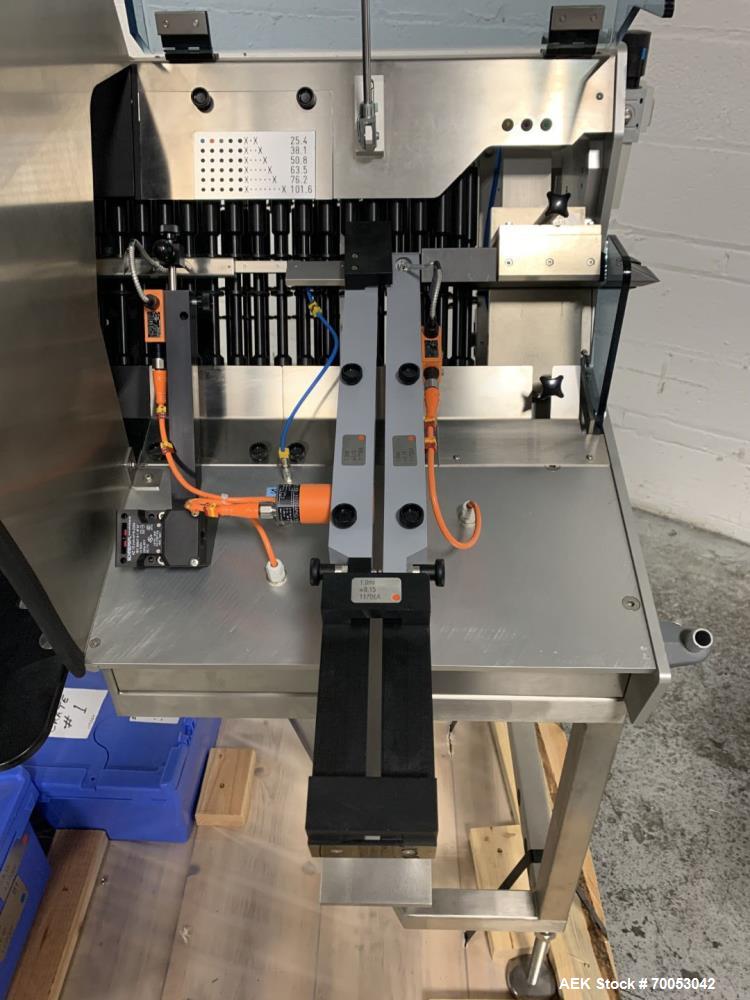 Used Unused Seidenader inspection system, with (2) type V90-AVSB/60 Seidenader semi automatic inspection units, (1) L-R unit, (1) R-L unit, currently set up for syringe inspection, with Sortec feedin...