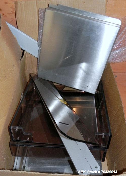 Used Seidenader V90 AVSB for visual inspection of filled vials. Model V90-AVSB/60-LR can handle products from .5ml to 1000ml with changeparts. Currently set up for 200ml vials. Can handle clear solut...