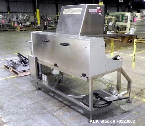 Used Seidenader Model V90-AVSB/60-LR Vial Inspection Machine. Capable of speeds up to 150 objects per minute. Has starwheel tray infeed and straight line discharge to tray. Machine equipped for vials...