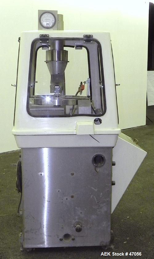 Used Mocon Vericap Capsule Inspection Machine, Model 2110. Machine is capable of inspecting size #0 capsules at 1800 per minute, size # 1, 2, 3, 4 at 2000 capsules per minute. Inclues control panel. ...