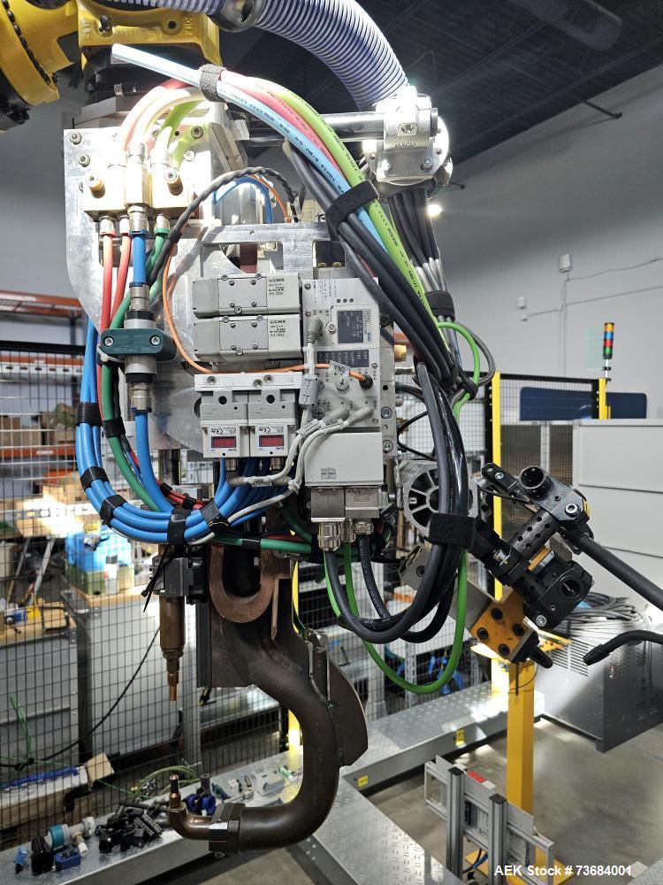 Used Fanuc R-2000iC/210F Heavy Payload 6-Axis Industrial Robot with R-30iB Controller & Welding Gun