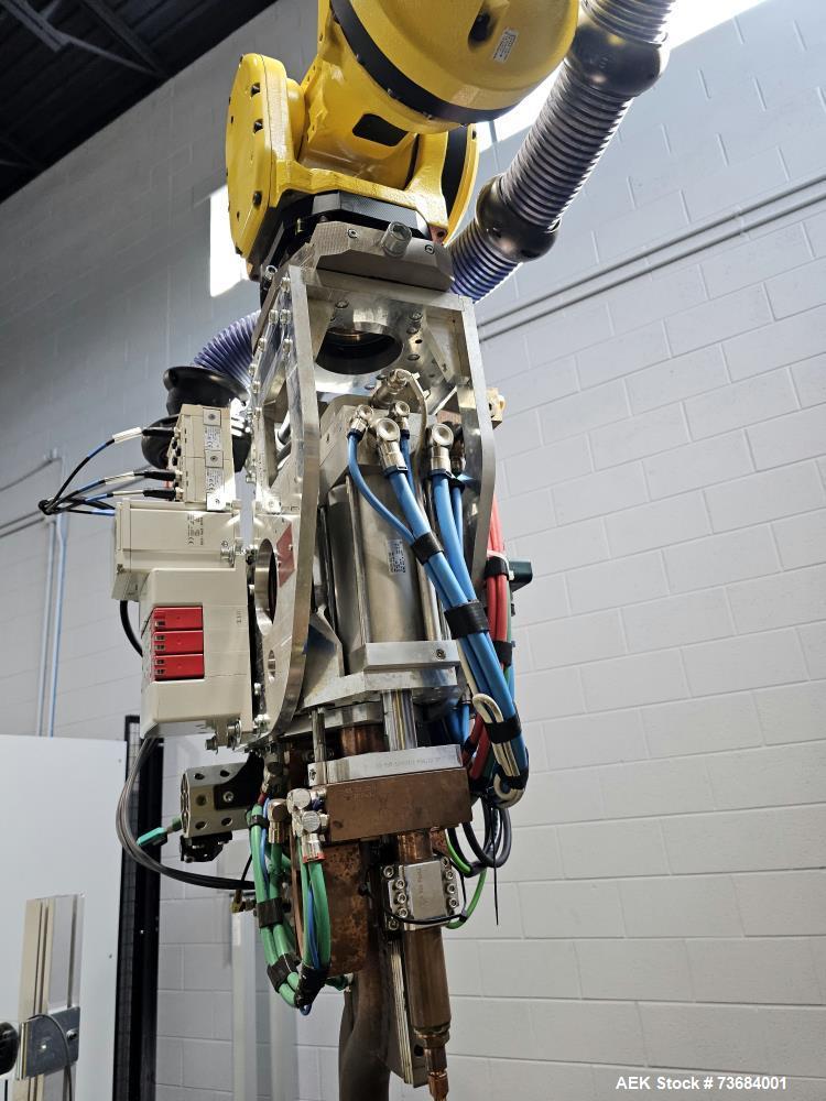 Used Fanuc R-2000iC/210F Heavy Payload 6-Axis Industrial Robot with R-30iB Controller & Welding Gun