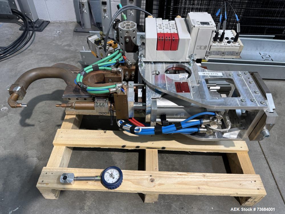Used Fanuc R-2000iC/210F Heavy Payload 6-Axis Industrial Robot with R-30iB Controller & Welding Gun