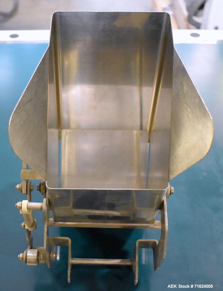 Used Ishida Model CCW-EZ-216 / 30 16 Head Smooth Bucket Combination Scale