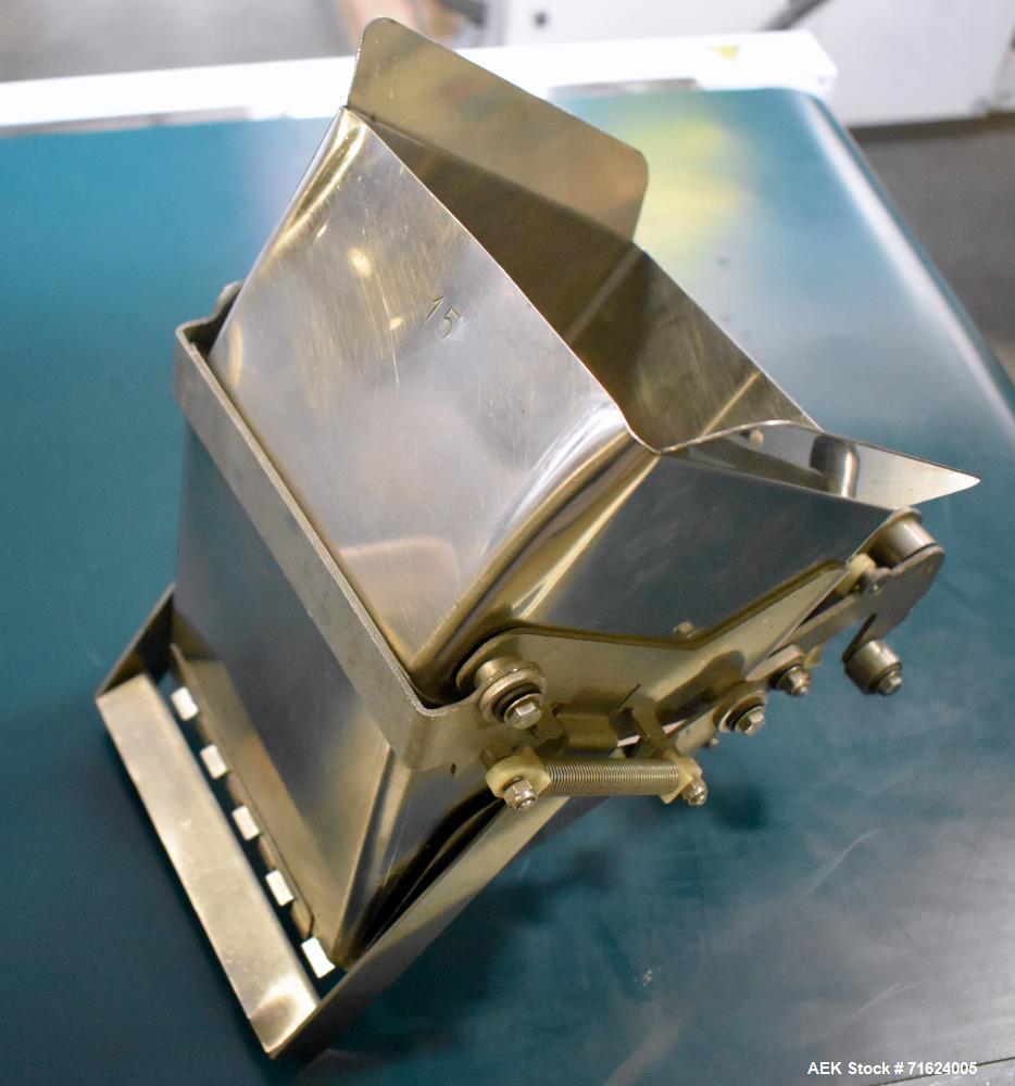Used Ishida Model CCW-EZ-216 / 30 16 Head Smooth Bucket Combination Scale