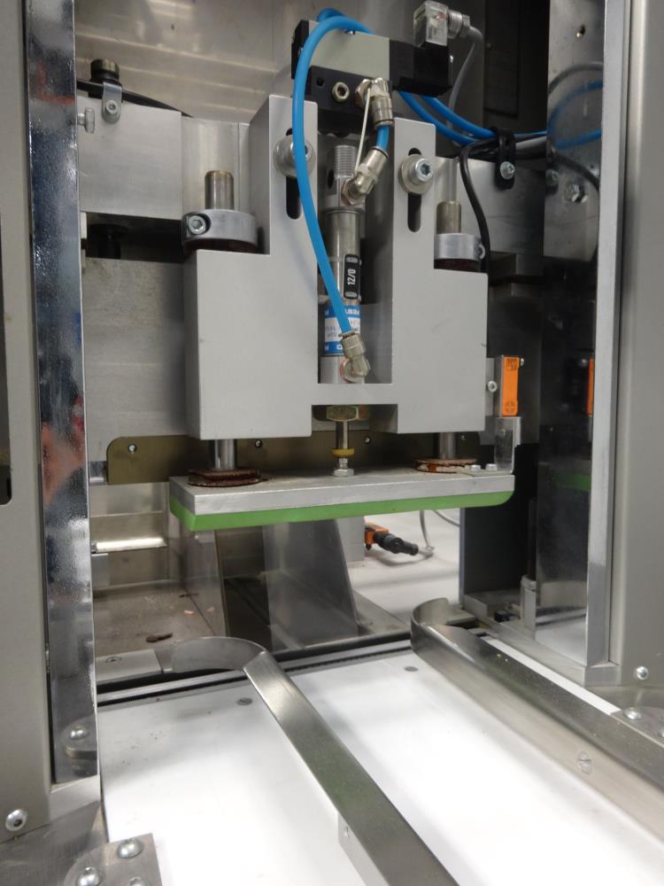 Used Pester Pac Automation Model 450 "PEWO-Pack" Automatic Shrink Bundler