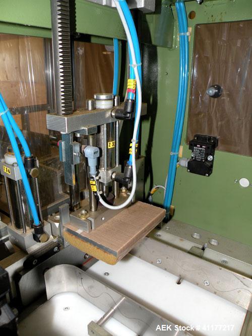 Used Skinetta Shrink Bundler, Model ASK300. Has a web width of 290mm. Maximum infeed width 380mm. Maximum height 290mm. Maximum length 350mm. Has a Z infeed, rear feed, to cross push to push straight...