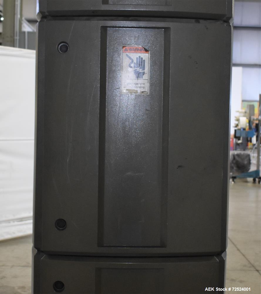 Lantech Q300 Semi-Automatic Pallet Stretch Wrap Machine