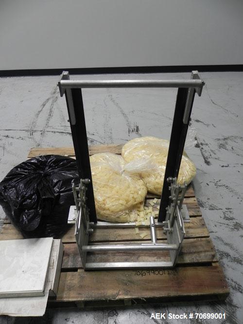 Used SWF Model 1T4 Glue Tray Former with Lidder. Glue tray former capable of speeds up to 35 trays per minute depending on case size. Has vacuum blank tray pick up. Has a tray size range: 7" to 34" l...