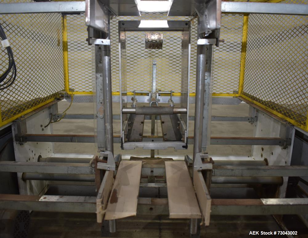 SWF Model 1T6 Automatic Hot Melt Glue Tray Former