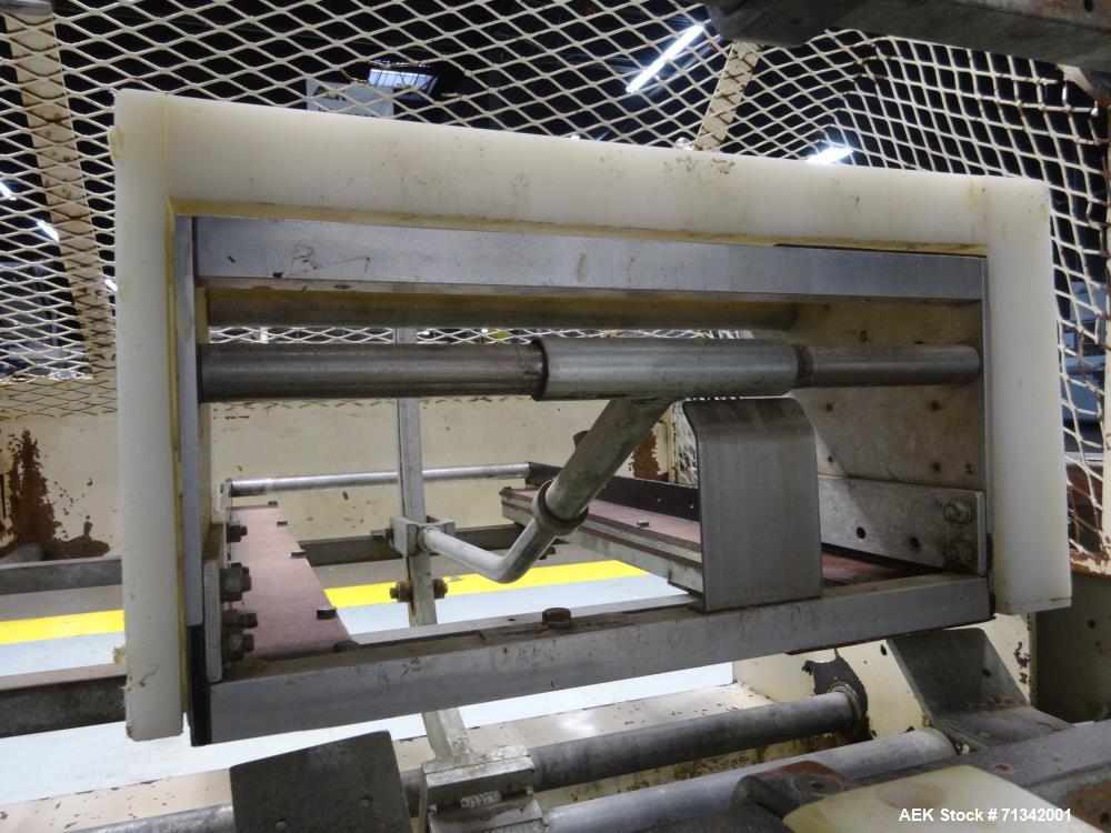Used SWF Model 1T4 Automatic Hot Melt Glue Tray Former with Vacuum Pick Off