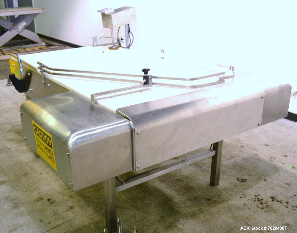 Used DT Kalish Bi-Directional Accumulation Table Model TP 01. Table has a 36" wide x 66" long accumulation area. Machine has Garvey variable speed controllers. Is of stainless steel construction. Bui...