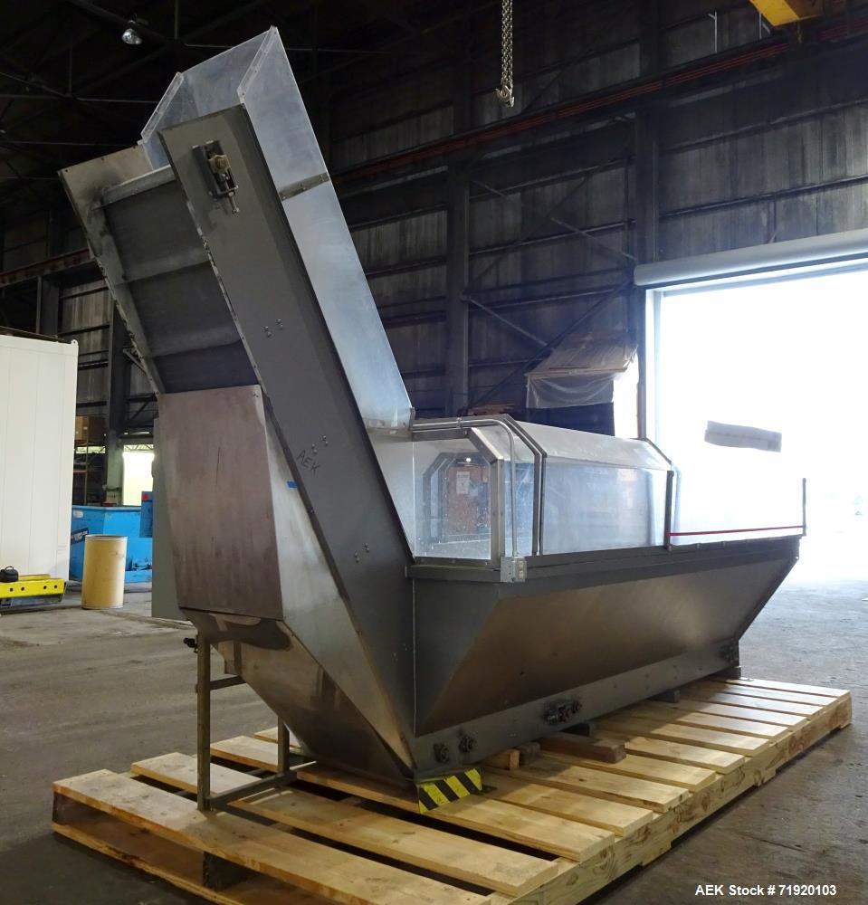 Used Bulk Bottle Incline Belt Conveyor With Bottom Feed Hopper