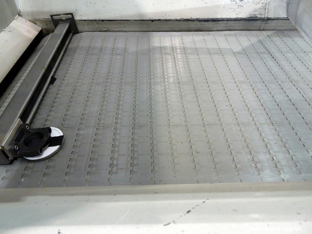 Used Bulk Bottle Incline Belt Conveyor With Bottom Feed Hopper