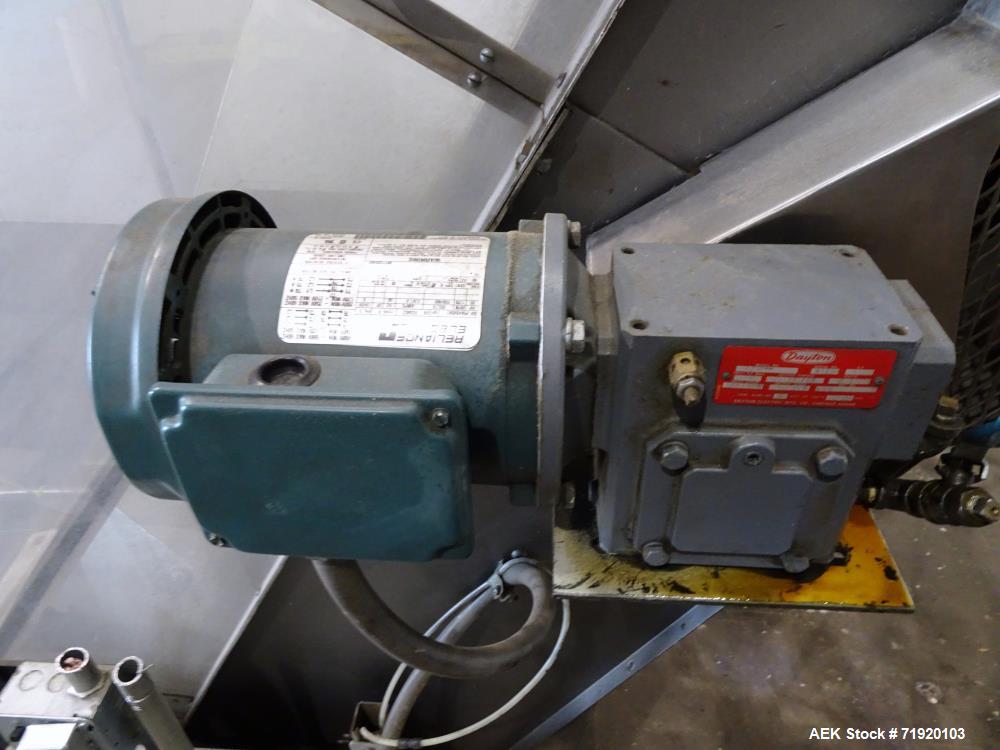 Used Bulk Bottle Incline Belt Conveyor With Bottom Feed Hopper