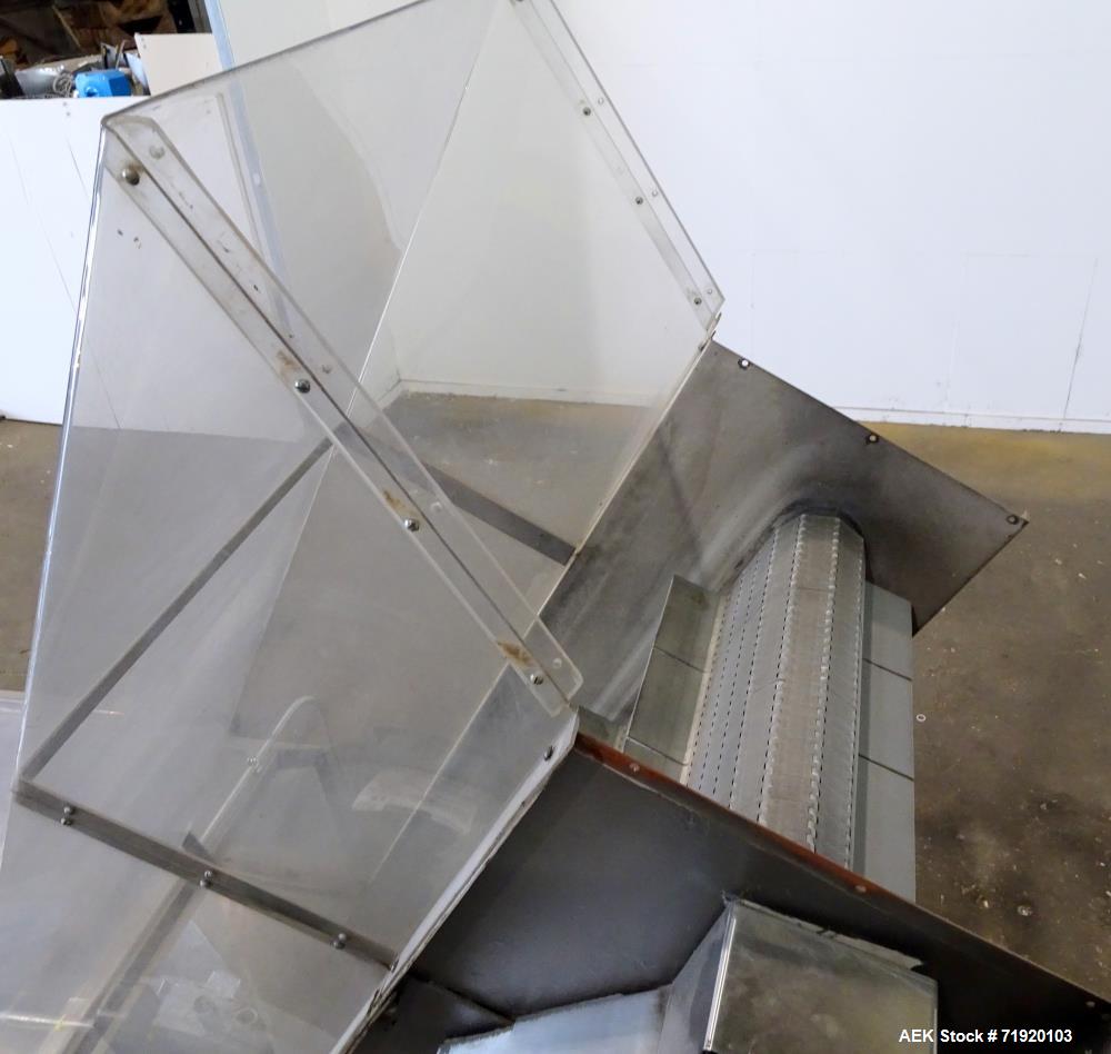 Used Bulk Bottle Incline Belt Conveyor With Bottom Feed Hopper