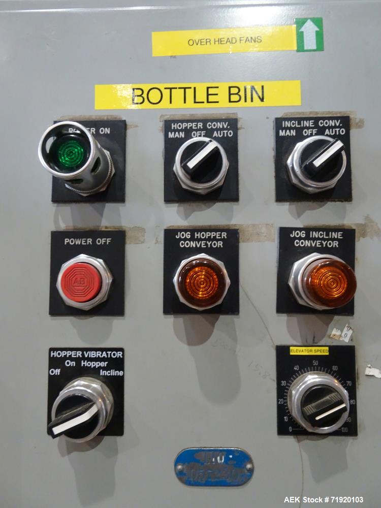 Used Bulk Bottle Incline Belt Conveyor With Bottom Feed Hopper