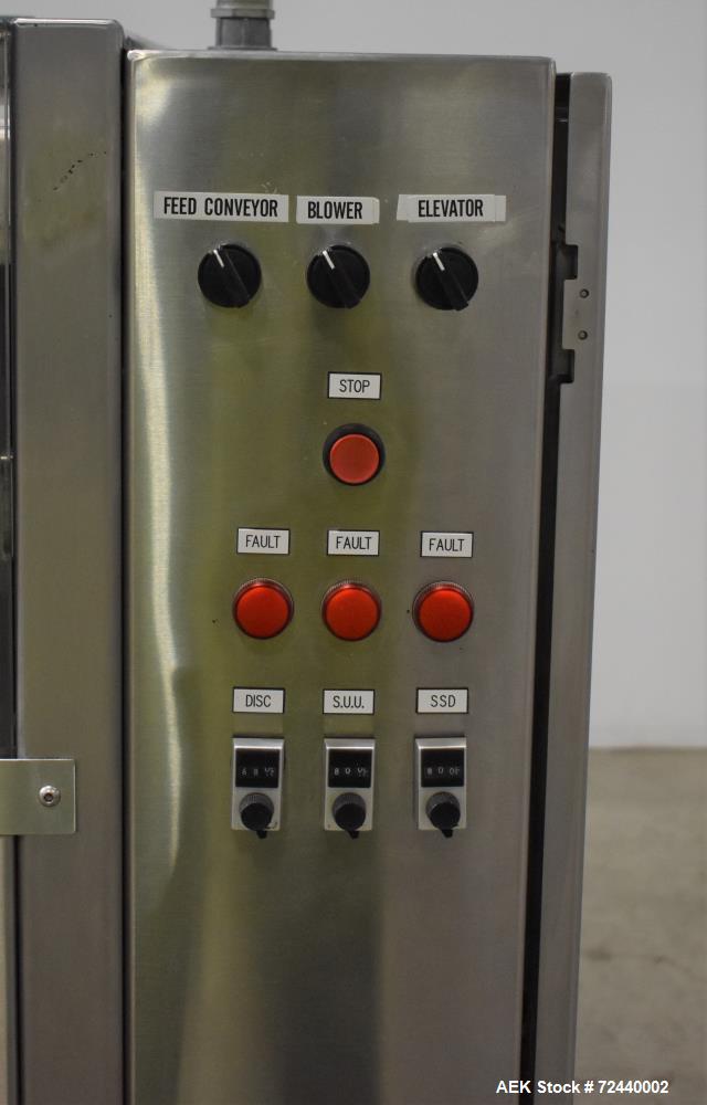Used Pace Omni-Line Bulk Bottle Unscrambler, Model M600. Capable of speeds up to 500 bpm (depending on bottle). Bottle size range of .8 oz (25 ml) to 2.5 gallon (9.5L). Control panel with (4) Allen B...