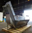 Used Bulk Bottle Incline Belt Conveyor With Bottom Feed Hopper