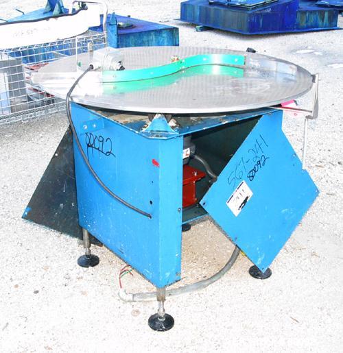 Used Unscrambler Accumulation table, 42" diameter, stainless steel.Driven by a 1/2 hp motor with reducer. Mounted on a carbon steeltable.