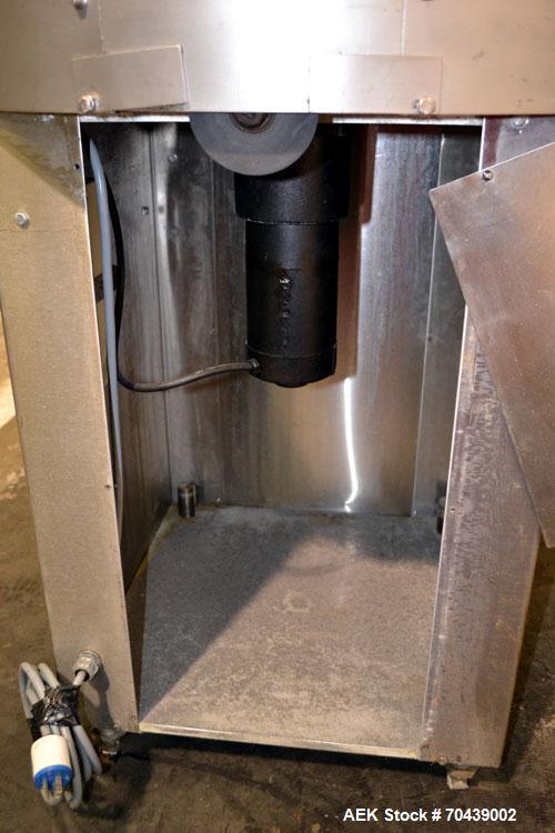 Used Cozzoli Unscrambler/Accumulating Table, Model UT30, Stainless Steel. 30’’ Diameter table with rectangular dump section. Driven by a 1/4 hp, 90 volt DC motor with a speed controller.