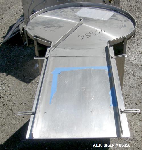 USED: Hull unscrambler/accumulating table, model 24A30. 30" diameter, stainless steel. 1" wide side rails, 12" wide x 24" long infeed section. Driven by a 1/2 hp, 1/60/115/230 volt, 1725 rpm varispee...