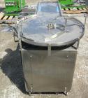 USED: Hull unscrambler/accumulating table, model 24U30. 30