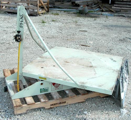 USED: IMS low profile Gaylord platform tilter, model 25-5000, 2000pound capacity. 44" x 44" bed. Operation 20-100 psi air requirement.