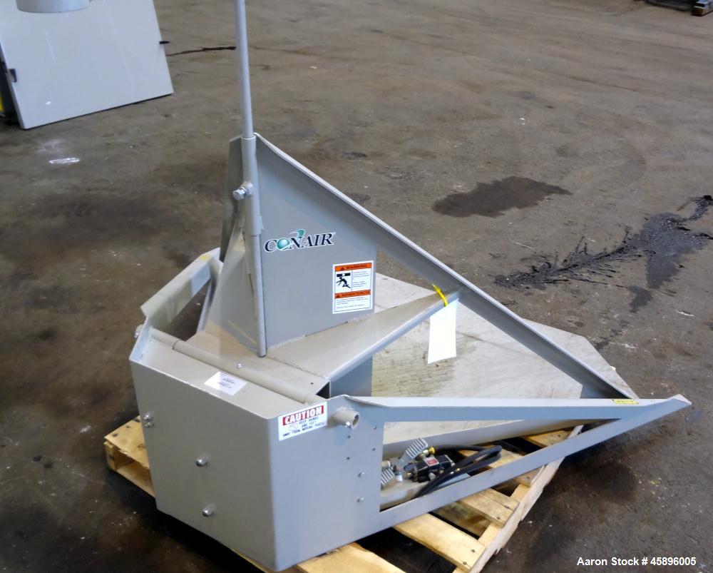 Used Conair Floor Level Gaylord Tilter, Model 29-999-SP, Carbon Steel. 1500 Pound capacity, air operated foot pedal controller. Serial# 6986362-1-10.