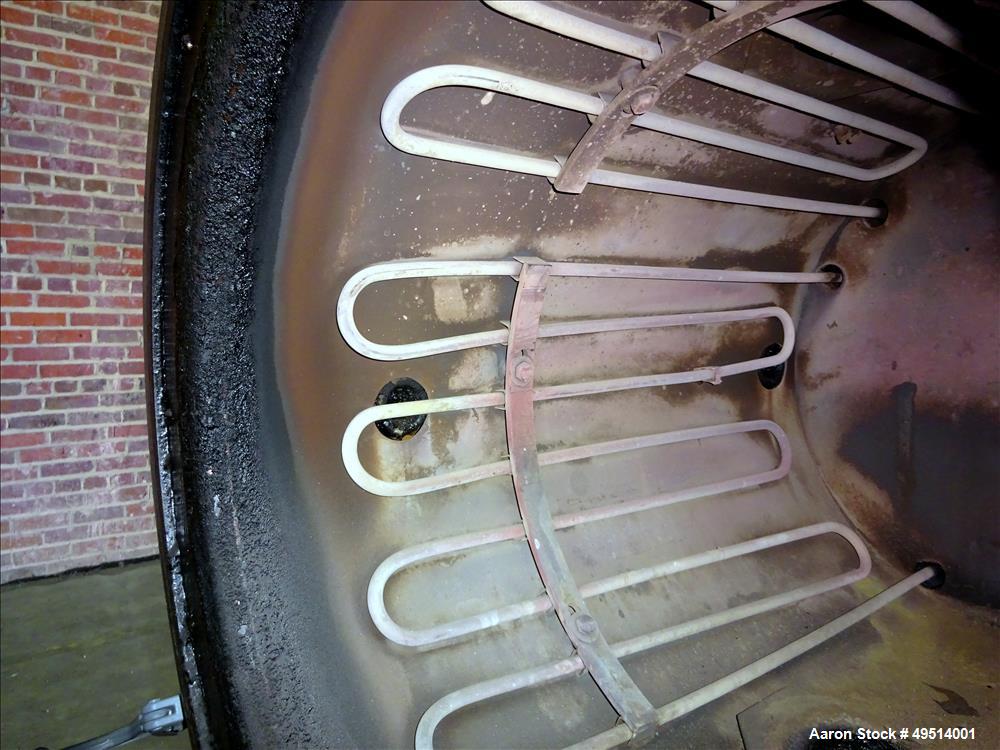 Used Beringer Jet Cleaner, Model 1724. Approximately 17" diameter x 24" long carbon steel chamber. Roll out parts tray approximate 23-1/2'' long. Maximum operating temperature 950 degrees F. Includes...