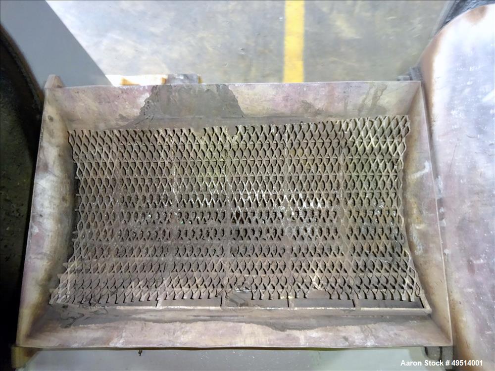 Used Beringer Jet Cleaner, Model 1724. Approximately 17" diameter x 24" long carbon steel chamber. Roll out parts tray approximate 23-1/2'' long. Maximum operating temperature 950 degrees F. Includes...