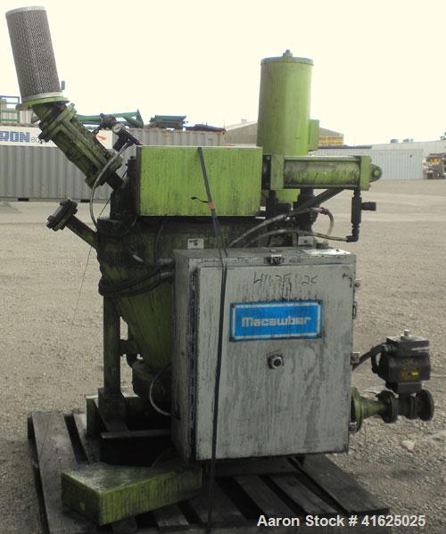 Used Macawber Denseveyor, Model 3/8, carbon steel. 6" straight side x 17" long cone. 8" top with loading valve, bottom discharge. Tank charging pressure 40 psi.Rated 110 psi at 450 degrees F and -20 ...