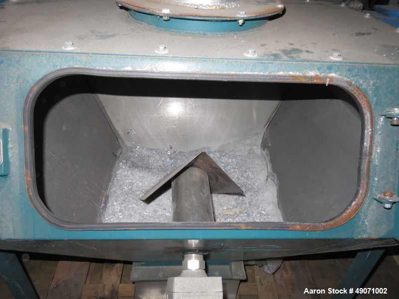 Used Walton Stout vacuum loading system consisting of: (1) Roots blower, model 68U-RAI, serial# SR00048679. Driven by a 30hp motor, with (1) silencer, filter, and an Approximate 18" diameter x 68" ta...