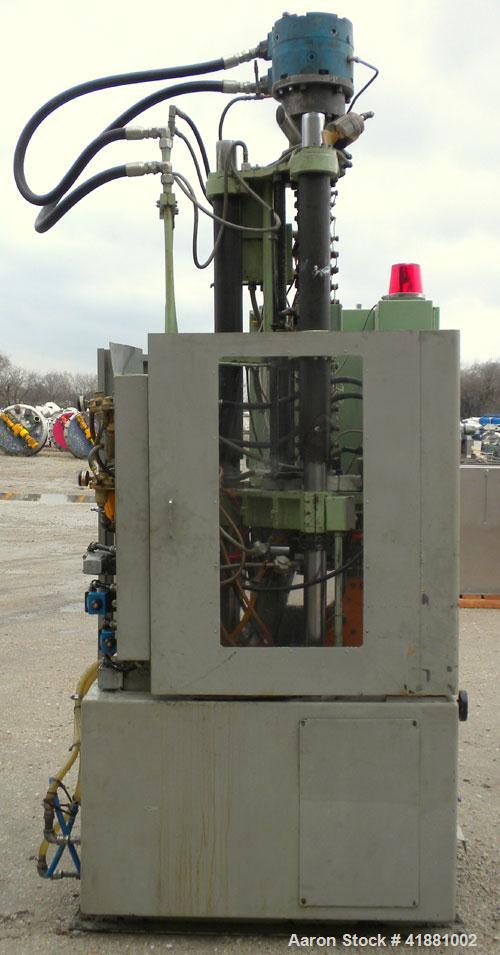 Used Hayssen Monablow Continuous Blow Molding Machine, Model 2125 S. Single station, dual head. Platen size 12" x 13", maximum daylight 14-1/4", minimum daylight 8.5", clamp stroke 5-1/16". Head cent...