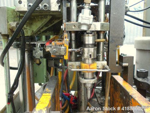 Used Hayssen Monablow Continuous Blow Molding Machine, Model 2125 S. Single station, dual head. Platen size 12" x 13", maximum daylight 14-1/4", minimum daylight 8.5", clamp stroke 5-1/16". Head cent...