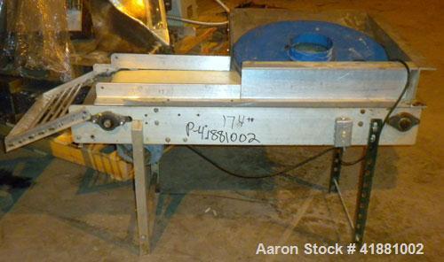 Used Hayssen Monablow Continuous Blow Molding Machine, Model 2125 S. Single station, dual head. Platen size 12" x 13", maximum daylight 14-1/4", minimum daylight 8.5", clamp stroke 5-1/16". Head cent...