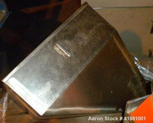 Used Jackson Machinery Triple Head VersaMatic Blow Molding Machine, Model 2165. Platen size 14-1/2" x 14-1/2", mold height 8.5’’ to 11’’. Maximum daylight 19.75", Clamp stroke 8.5". Head center 115MM...