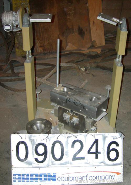 Used Dual Manifold Adapter. Last used on a 92 mm twin screw extruder.
