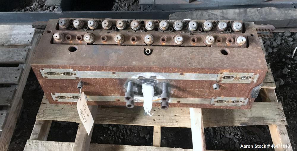Used 29" wide flex lip sheet die, back center feed, dual R bars, removable lower lip, with manual decklling, serial# 89556/700/L5-CR.