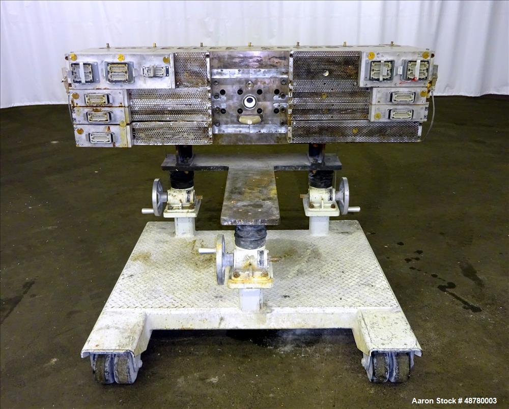 Used Cloeren Epoch IV Fixed Geometry multi layer Sheet Die. 58.5" (1500 mm) Working length, 62.5" (1600 mm) total length, 0-3.8 mm die gap range, flex lip type 2 mm.Removable lower lip. Lip adjustmen...