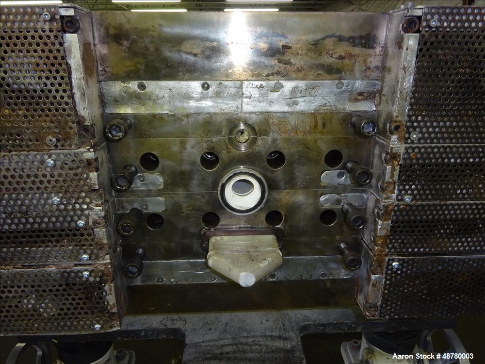 Used Cloeren Epoch IV Fixed Geometry multi layer Sheet Die. 58.5" (1500 mm) Working length, 62.5" (1600 mm) total length, 0-3.8 mm die gap range, flex lip type 2 mm.Removable lower lip. Lip adjustmen...