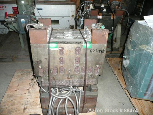 Used Cloeren 20" Wide Manual Adjustable Flex Lip Die.