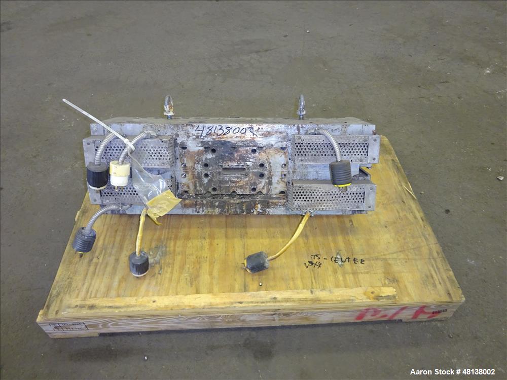 Used EDI 30" Ultraflex HM75 Sheet Die. Back center feed.Rectangular feed good f