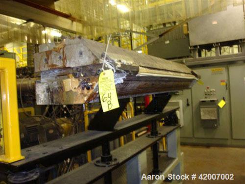 USED 76" E.D.I. MODEL R-75 SHEET DIE HAVING A 45 DEGREE RESTRICTOR BAR AND A REMOVEABLE LOWER LIP. LAST USED ON HDPE ON A CO-EX SHEET LINE WITH6"32/1 400 HP AND3.5" 32/1 100 HP EXTRUDERS.