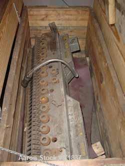 USED: EDI 42" wide autoflex sheet die, model H75. Coat hangermanifold, restrictor bar. Max adjustment range .040". 2" back center feed. 1/230 volt.