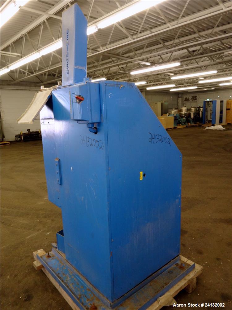 Used Beringer 12" Wide Air Wipe, Type WS-75. Includes New York blower model M16P5. Driven by a 5hp, 3/60/208-230/460 volt, 3450 rpm motor. Serial# 12D231.
