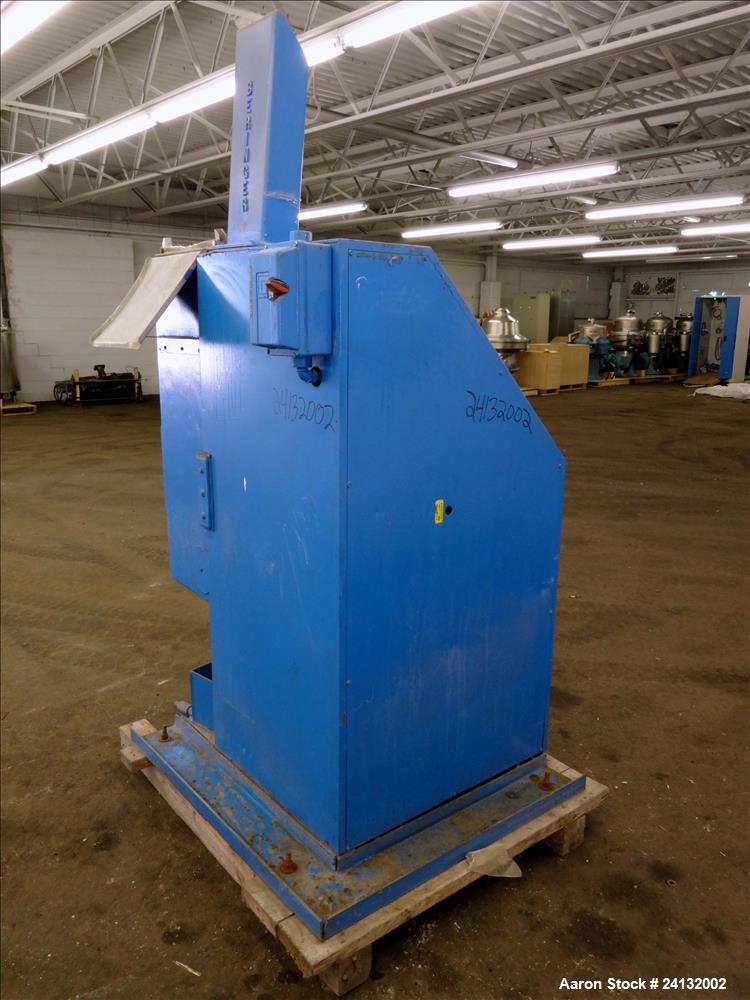 Used Beringer 12" Wide Air Wipe, Type WS-75. Includes New York blower model M16P5. Driven by a 5hp, 3/60/208-230/460 volt, 3450 rpm motor. Serial# 12D231.